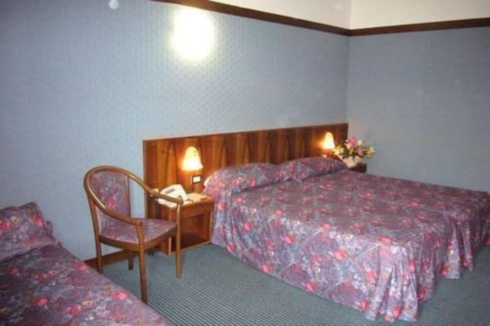 Park Hotel Oasi Garda  Exterior photo