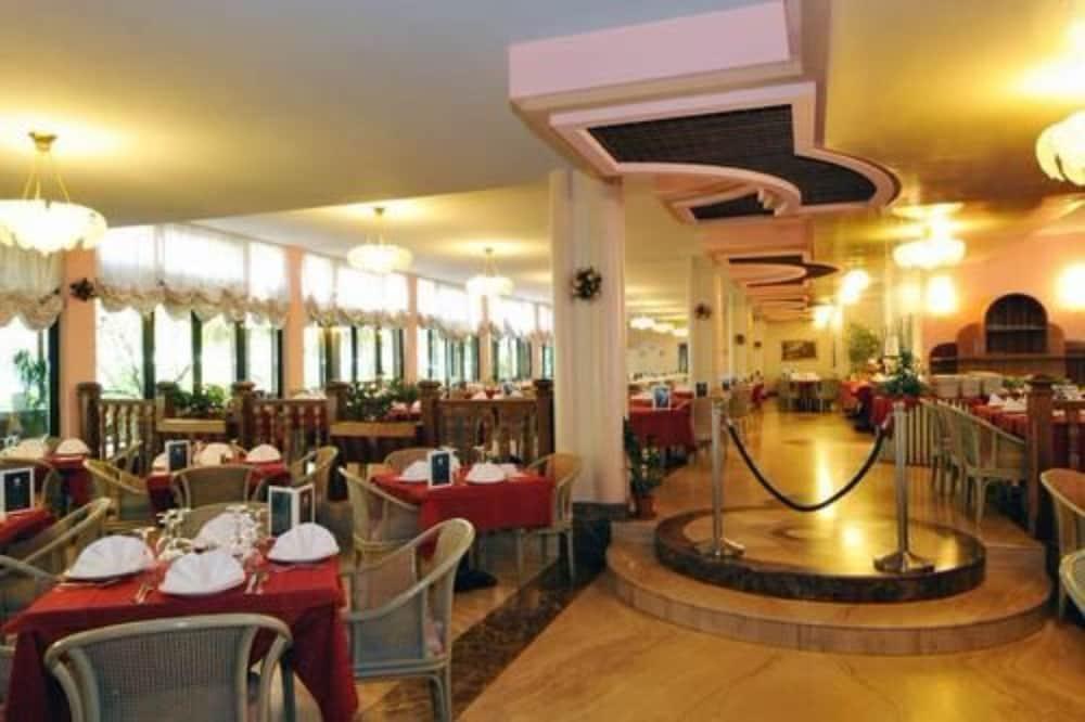 Park Hotel Oasi Garda  Exterior photo
