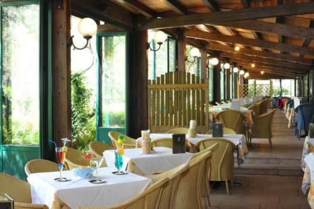 Park Hotel Oasi Garda  Exterior photo
