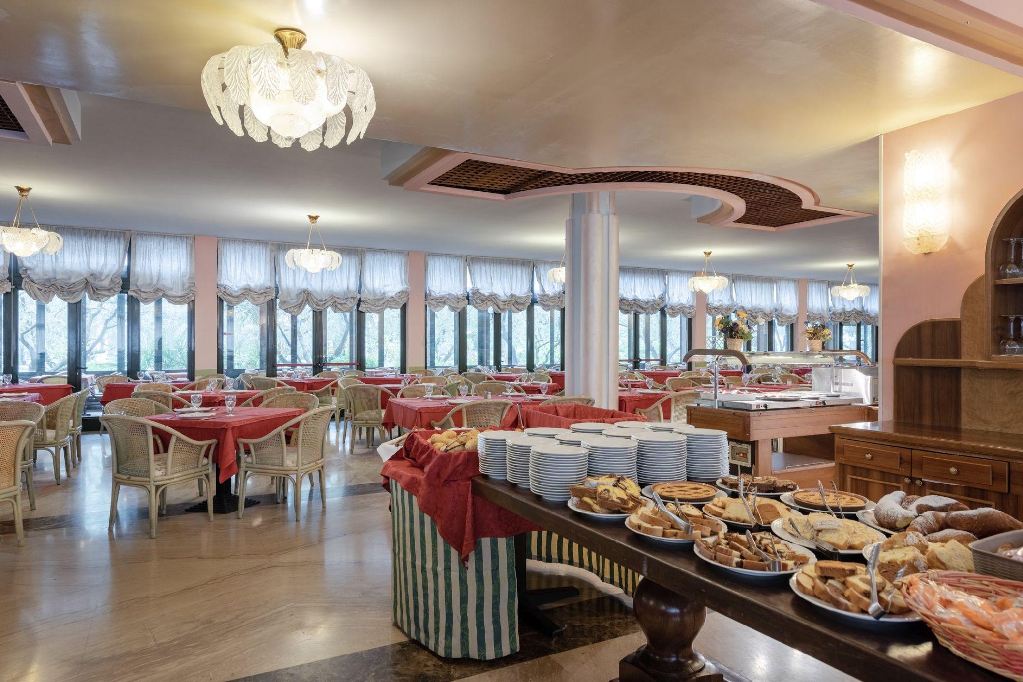 Park Hotel Oasi Garda  Exterior photo